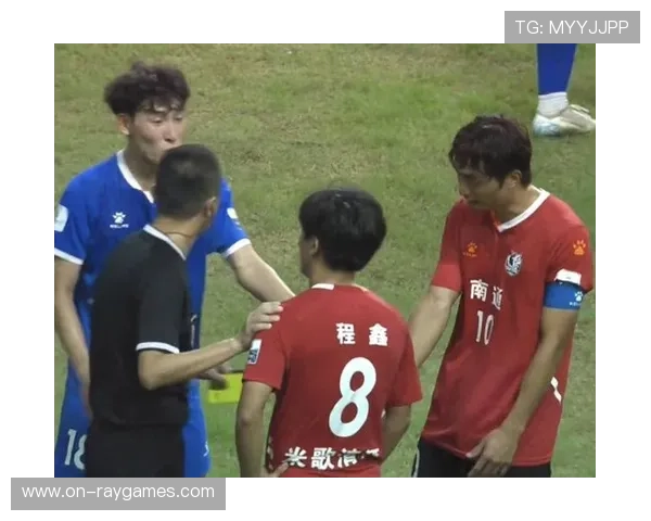 苏超南通队勇夺常规赛冠军 攻防均衡成为本赛季夺冠最大热门